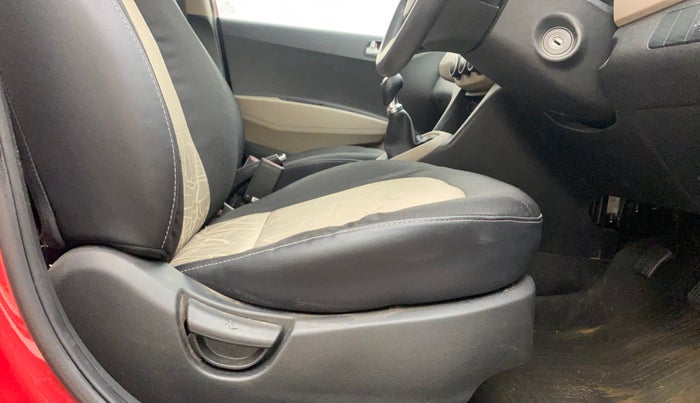 2017 Hyundai Grand i10 SPORTZ (O) 1.2 KAPPA VTVT, Petrol, Manual, 52,649 km, Driver Side Adjustment Panel