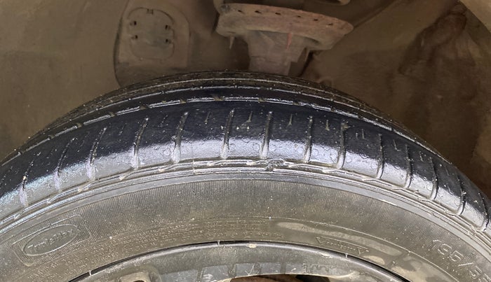 2016 Hyundai Elite i20 ASTA 1.4 CRDI, Diesel, Manual, 73,489 km, Left Front Tyre Tread