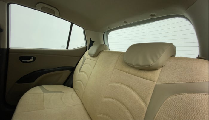 2013 Hyundai i10 SPORTZ 1.2 KAPPA2, Petrol, Manual, 41,984 km, Right Side Rear Door Cabin