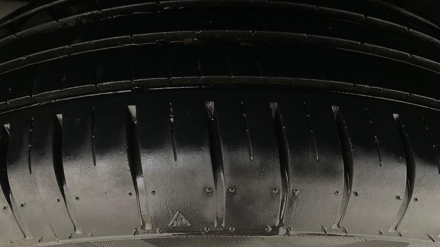 2017 Maruti Baleno DELTA PETROL 1.2, Petrol, Manual, 68,904 km, Left Rear Tyre Tread