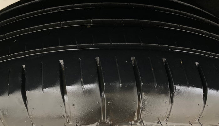 2017 Maruti Baleno DELTA PETROL 1.2, Petrol, Manual, 68,904 km, Right Rear Tyre Tread