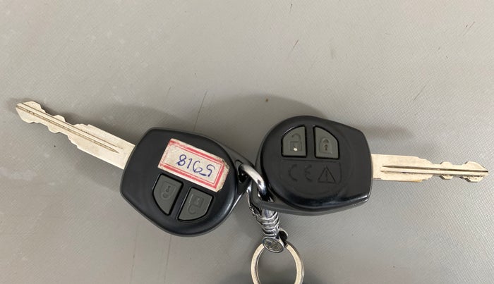 2017 Maruti Baleno DELTA PETROL 1.2, Petrol, Manual, 68,904 km, Key Close Up