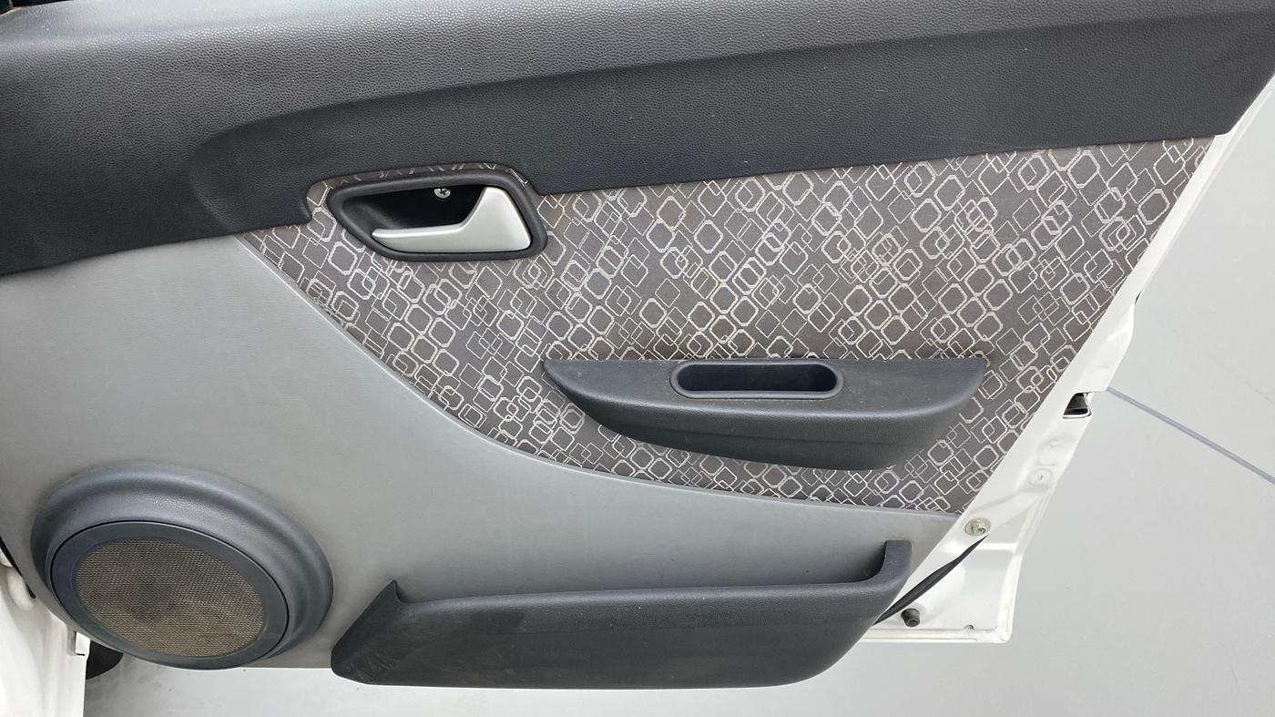 2018 Maruti Alto 800 LXI, Petrol, Manual, 42,432 km, Driver Side Door Panels Control