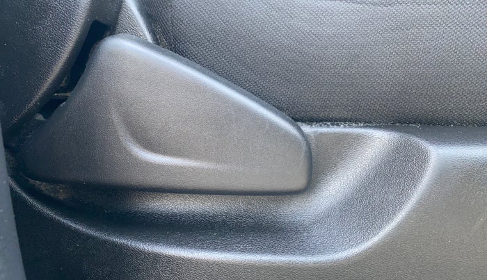 2020 Datsun Redi Go T(O), Petrol, Manual, 51,975 km, Driver Side Adjustment Panel