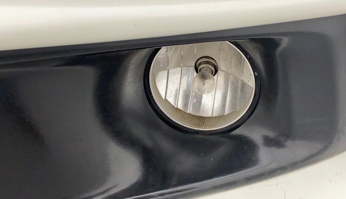 2016 Maruti Vitara Brezza ZDI, Diesel, Manual, 66,389 km, Left fog light - Minor damage