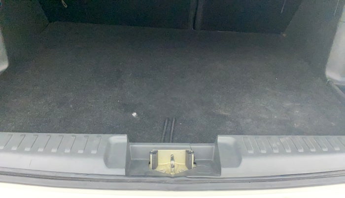 2016 Maruti Vitara Brezza ZDI, Diesel, Manual, 66,389 km, Boot Inside