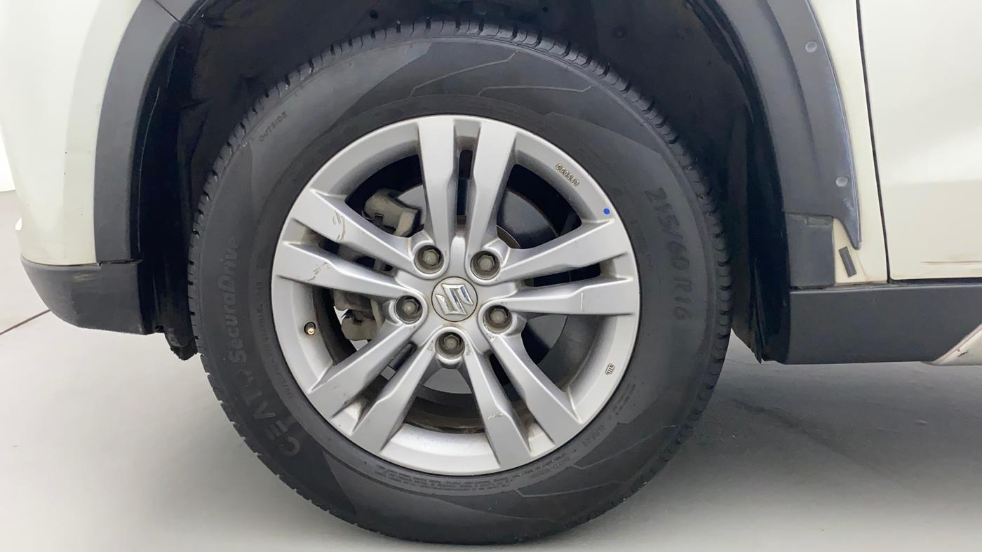 2016 Maruti Vitara Brezza ZDI, Diesel, Manual, 66,389 km, Left Front Wheel