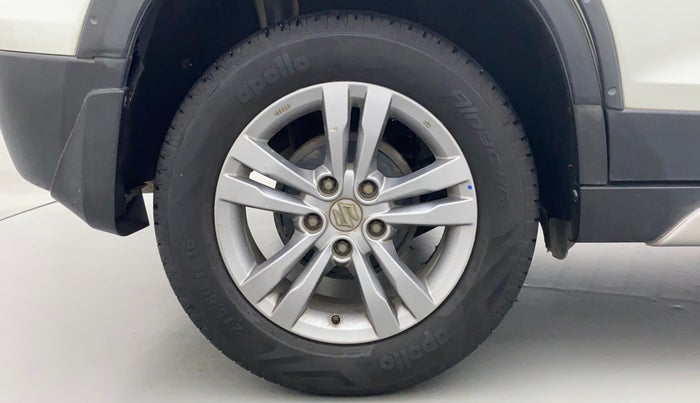 2016 Maruti Vitara Brezza ZDI, Diesel, Manual, 66,389 km, Right Rear Wheel