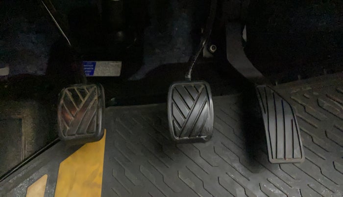 2016 Maruti Vitara Brezza ZDI, Diesel, Manual, 66,389 km, Pedals