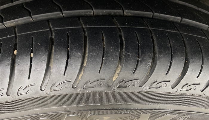 2015 Honda Amaze 1.2L I-VTEC VX AT, Petrol, Automatic, 35,967 km, Right Rear Tyre Tread