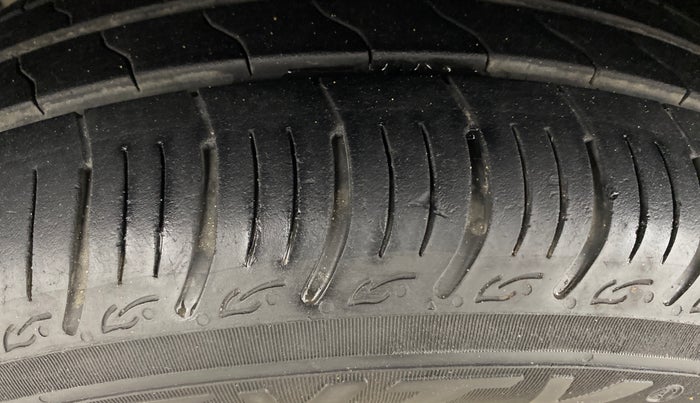 2015 Honda Amaze 1.2L I-VTEC VX AT, Petrol, Automatic, 35,967 km, Left Front Tyre Tread