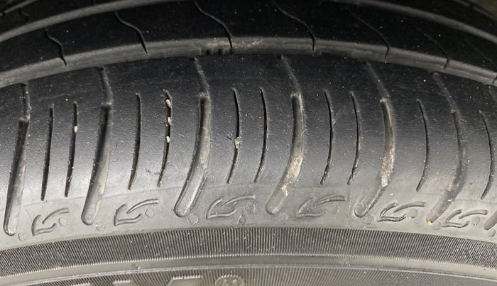 2015 Honda Amaze 1.2L I-VTEC VX AT, Petrol, Automatic, 35,967 km, Right Front Tyre Tread