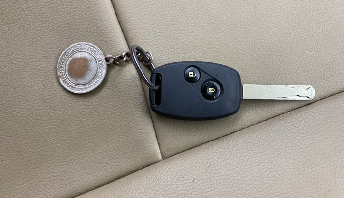 2015 Honda Amaze 1.2L I-VTEC VX AT, Petrol, Automatic, 35,967 km, Key Close Up