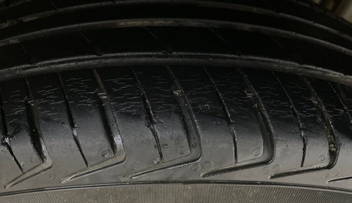 2014 Datsun Go T, Petrol, Manual, 43,209 km, Left Rear Tyre Tread