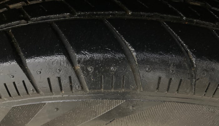 2014 Datsun Go T, Petrol, Manual, 43,209 km, Right Front Tyre Tread