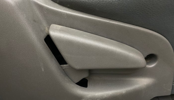 2014 Datsun Go T, Petrol, Manual, 43,209 km, Driver Side Adjustment Panel