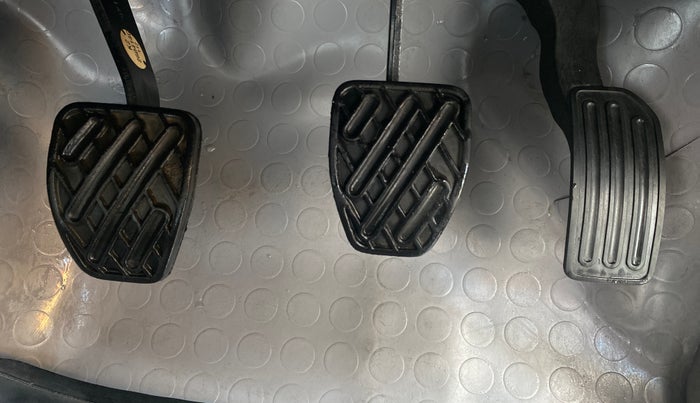 2014 Datsun Go T, Petrol, Manual, 43,209 km, Pedals