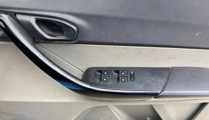2017 Tata Tiago XT PETROL, Petrol, Manual, 73,409 km, Driver Side Door Panels Control