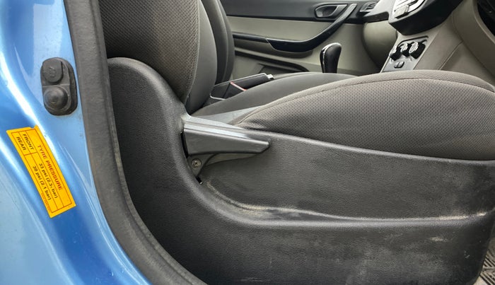 2017 Tata Tiago XT PETROL, Petrol, Manual, 73,409 km, Driver Side Adjustment Panel