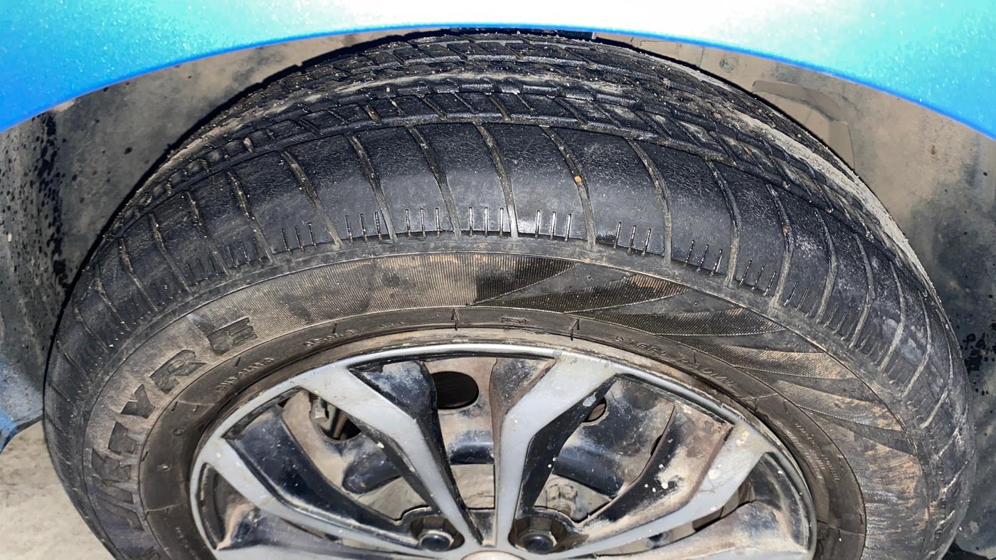 2017 Tata Tiago XT PETROL, Petrol, Manual, 73,475 km, Right Front Tyre Tread