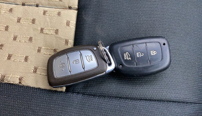 2018 Hyundai Elite i20 ASTA 1.2 (O), Petrol, Manual, 1,22,443 km, Key Close Up