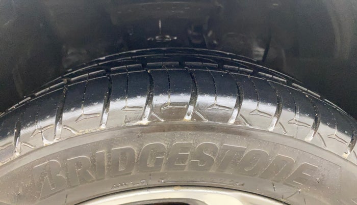 2018 Hyundai Elite i20 ASTA 1.2 (O), Petrol, Manual, 1,22,443 km, Right Front Tyre Tread