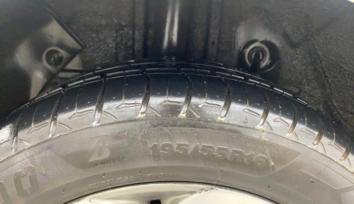 2018 Hyundai Elite i20 ASTA 1.2 (O), Petrol, Manual, 1,22,443 km, Right Rear Tyre Tread