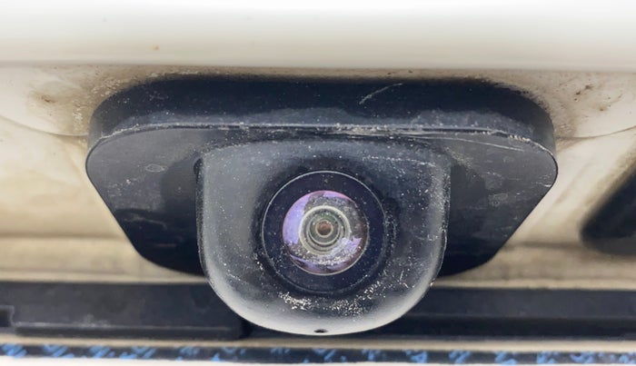 2018 Hyundai Elite i20 ASTA 1.2 (O), Petrol, Manual, 1,22,443 km, Parking Camera