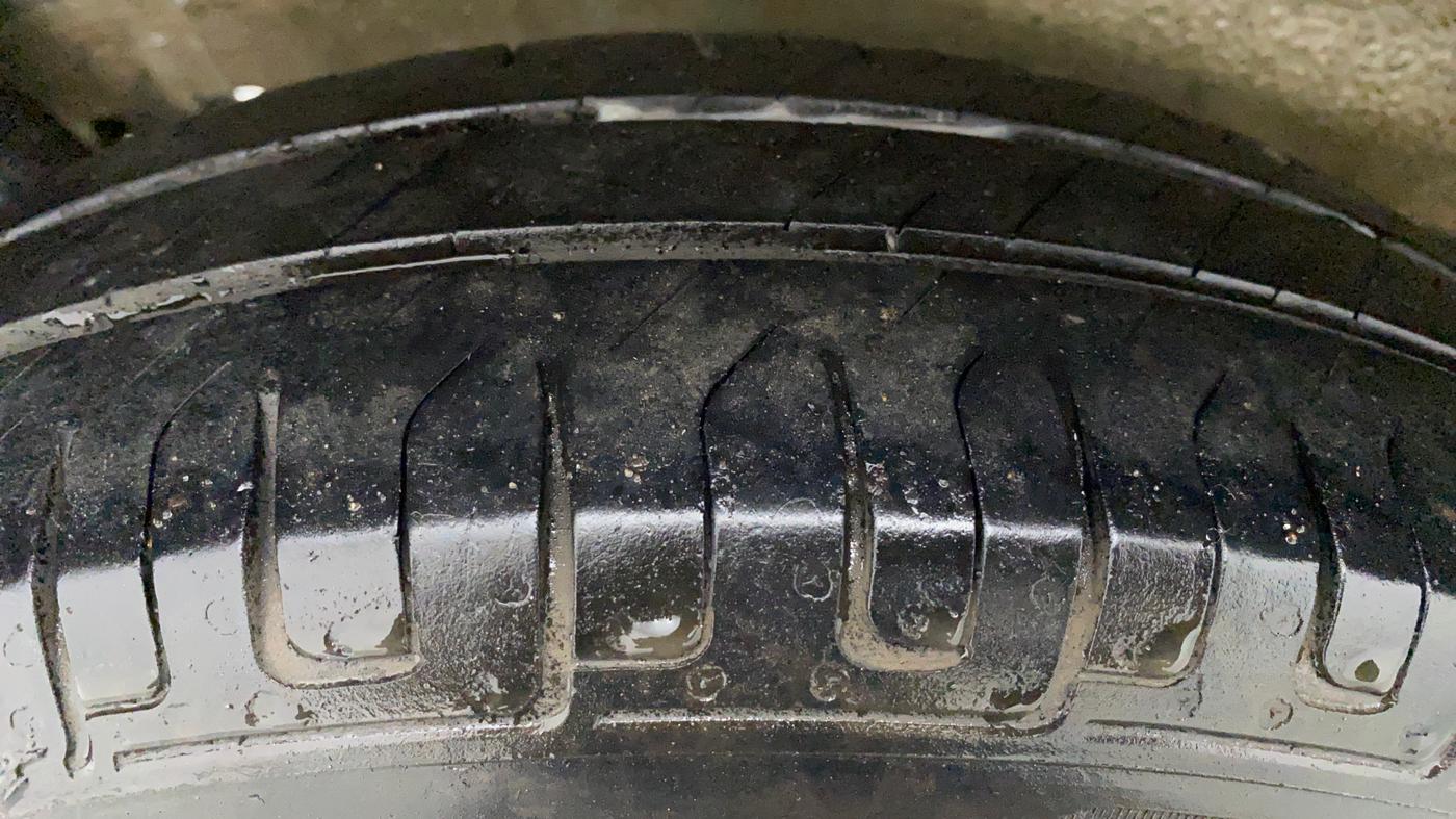 2018 Maruti Wagon R 1.0 LXI CNG, CNG, Manual, 82,568 km, Right Front Tyre Tread