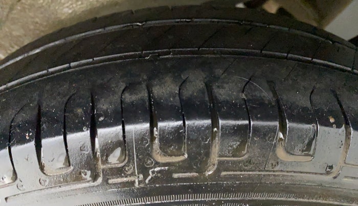 2018 Maruti Wagon R 1.0 LXI CNG, CNG, Manual, 82,568 km, Left Front Tyre Tread