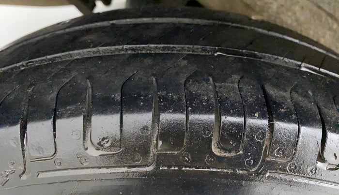 2018 Maruti Wagon R 1.0 LXI CNG, CNG, Manual, 82,568 km, Right Rear Tyre Tread