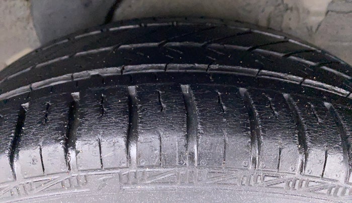 2012 Hyundai i20 MAGNA O 1.2, Petrol, Manual, 64,381 km, Left Rear Tyre Tread