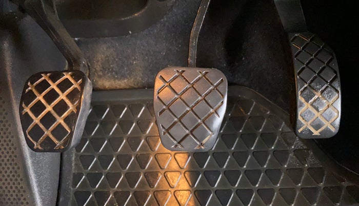 2017 Volkswagen Polo HIGHLINE PLUS 1.2L PETROL, CNG, Manual, 45,278 km, Pedals