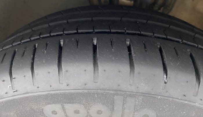 2019 Volkswagen Ameo HIGHLINE PLUS DSG 1.5, Diesel, Automatic, 45,925 km, Left Front Tyre Tread