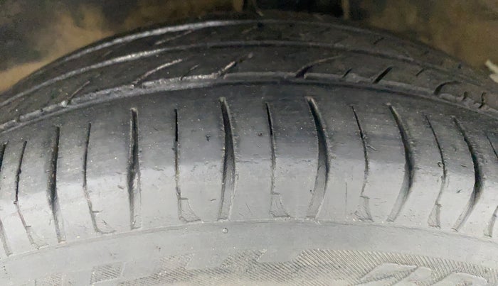 2017 Maruti Alto K10 VXI P, Petrol, Manual, 67,165 km, Left Front Tyre Tread