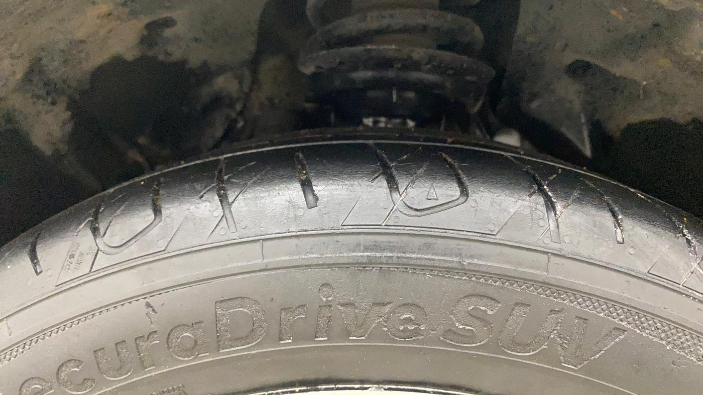 2019 Mahindra XUV300 W8 (O) 1.2 PETROL, Petrol, Manual, 93,903 km, Left Front Tyre Tread