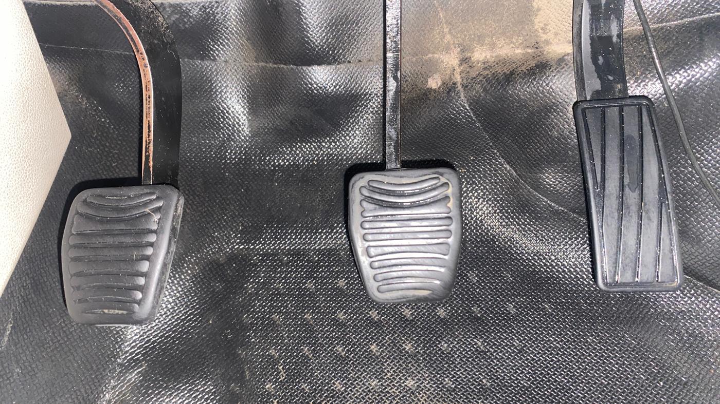 2019 Mahindra XUV300 W8 (O) 1.2 PETROL, Petrol, Manual, 93,903 km, Pedals