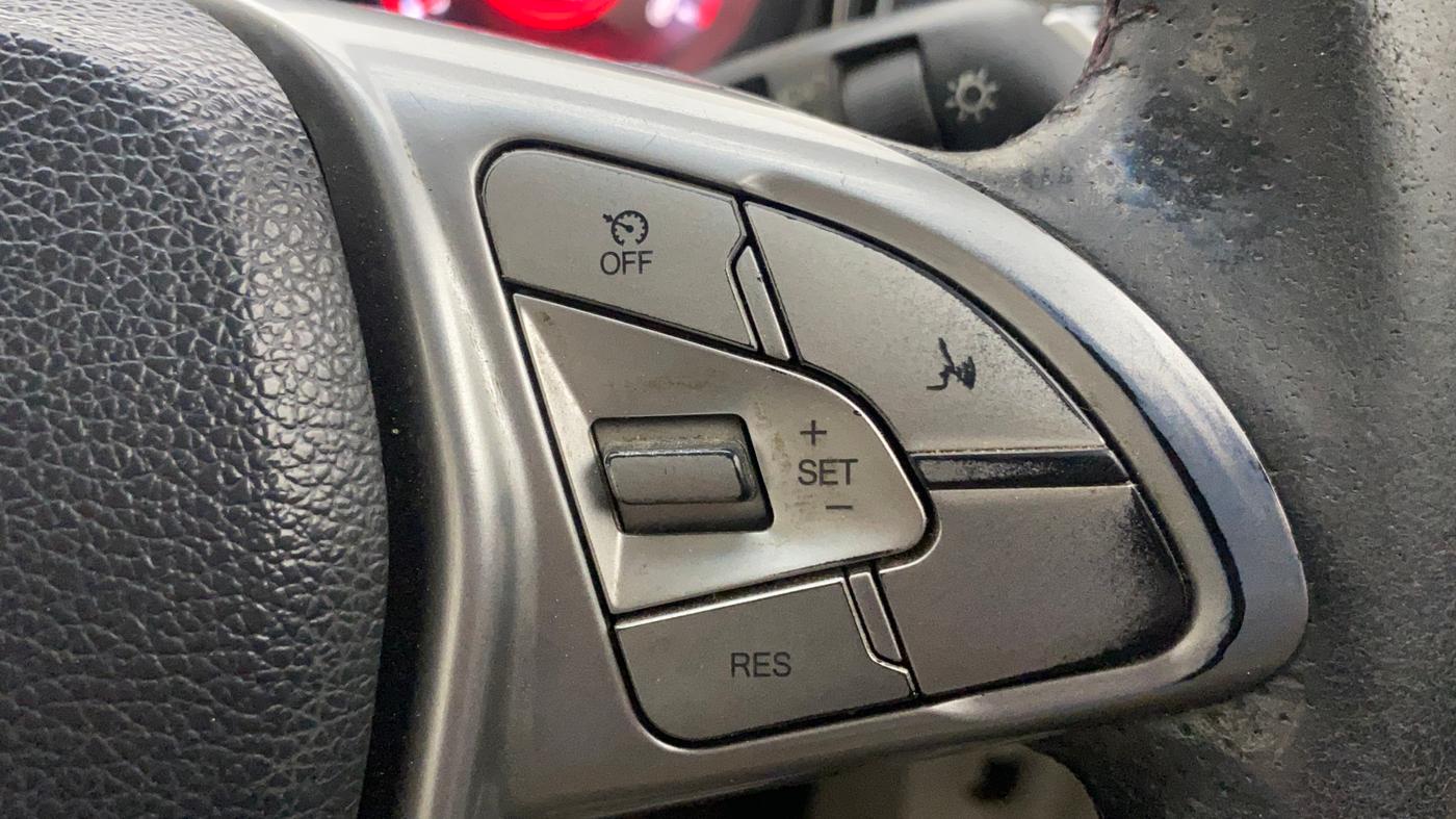 2019 Mahindra XUV300 W8 (O) 1.2 PETROL, Petrol, Manual, 93,903 km, Adaptive Cruise Control