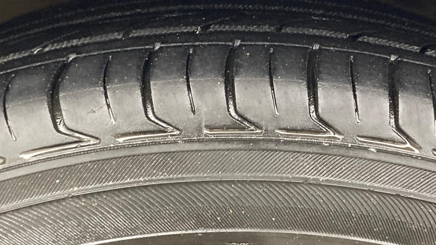 2016 Hyundai Grand i10 ASTA AT 1.2 KAPPA VTVT, Petrol, Automatic, 63,841 km, Left Front Tyre Tread