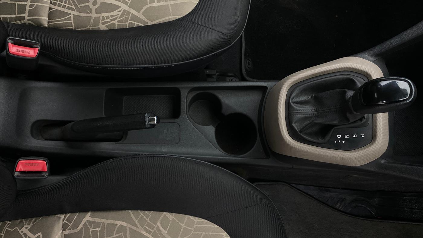 2016 Hyundai Grand i10 ASTA AT 1.2 KAPPA VTVT, Petrol, Automatic, 63,841 km, Gear Lever