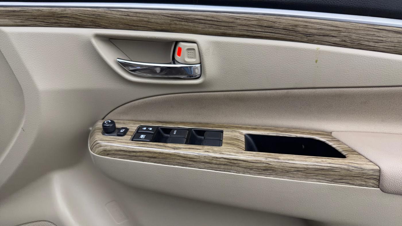 2021 Maruti Ciaz ZETA AT 1.5  SHVS PETROL, Petrol, Automatic, 44,799 km, Driver Side Door Panels Control