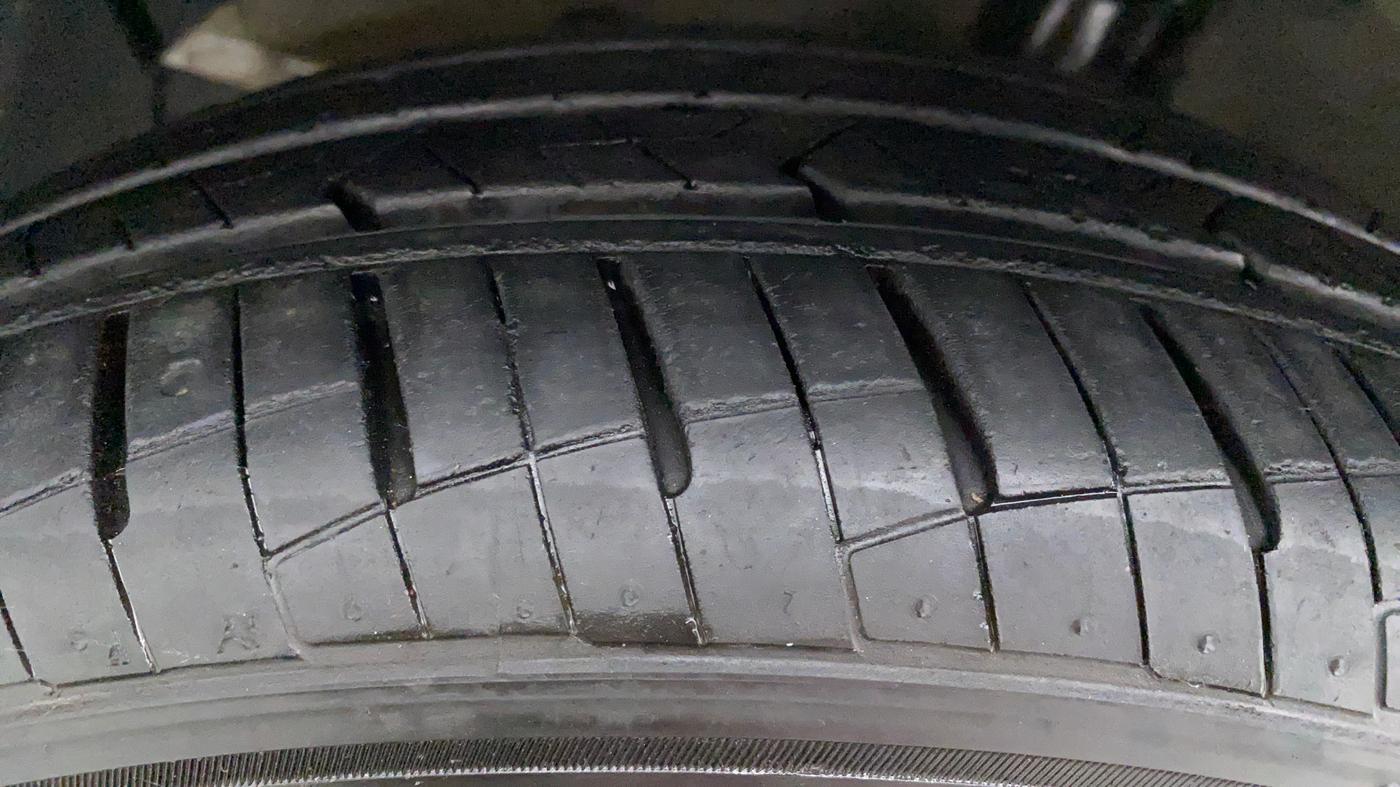 2019 Hyundai Grand i10 1.2 KAPPA SPORTZ (O), Petrol, Manual, 9,128 km, Right Rear Tyre Tread