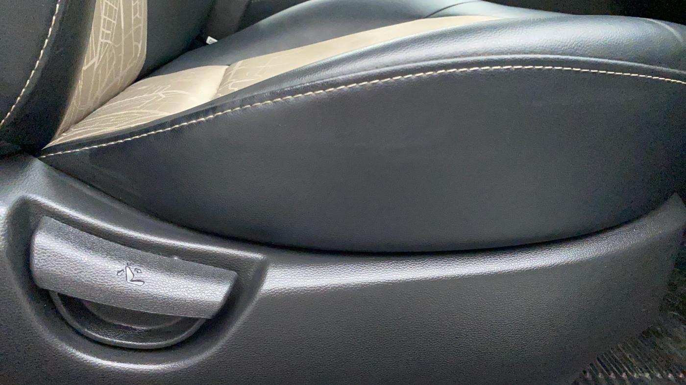 2019 Hyundai Grand i10 1.2 KAPPA SPORTZ (O), Petrol, Manual, 9,128 km, Driver Side Adjustment Panel