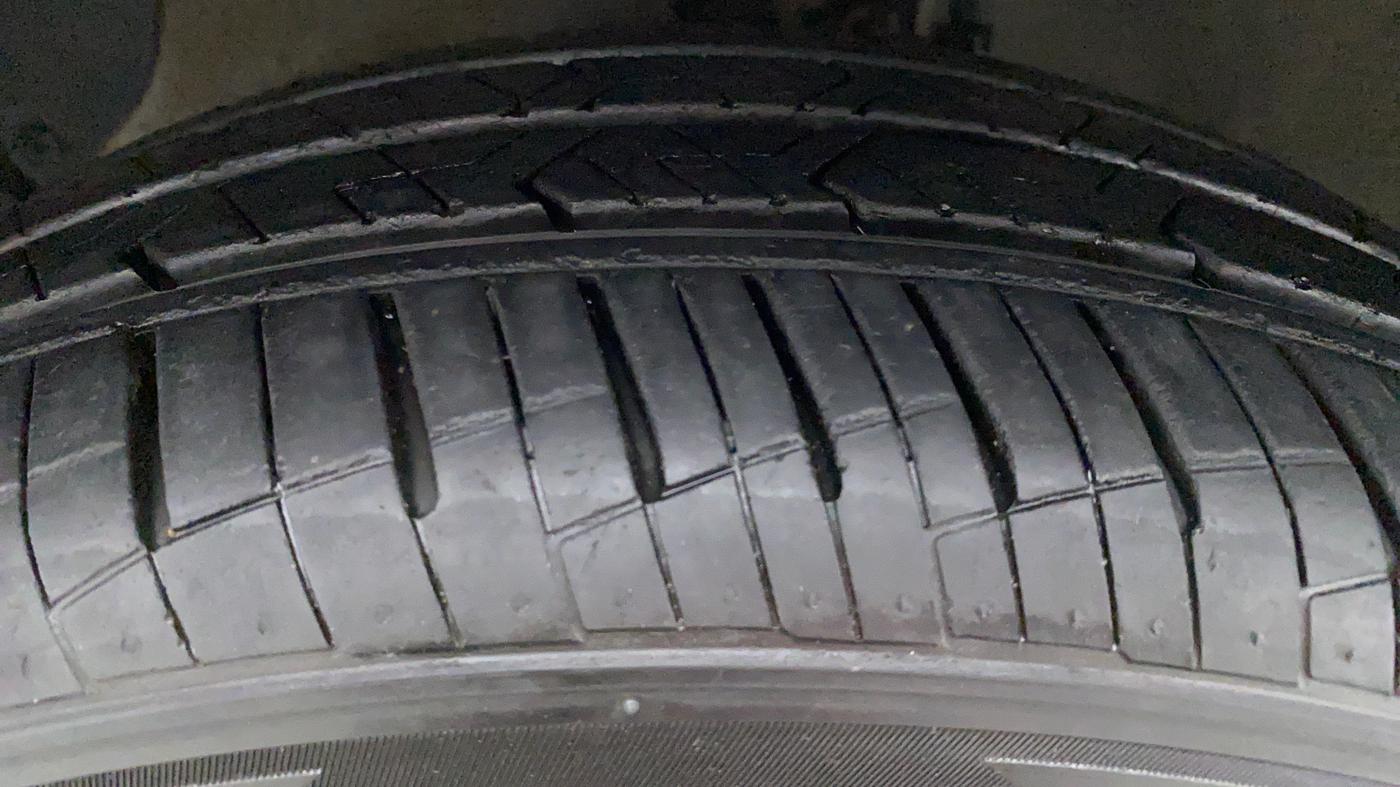 2019 Hyundai Grand i10 1.2 KAPPA SPORTZ (O), Petrol, Manual, 9,128 km, Left Front Tyre Tread
