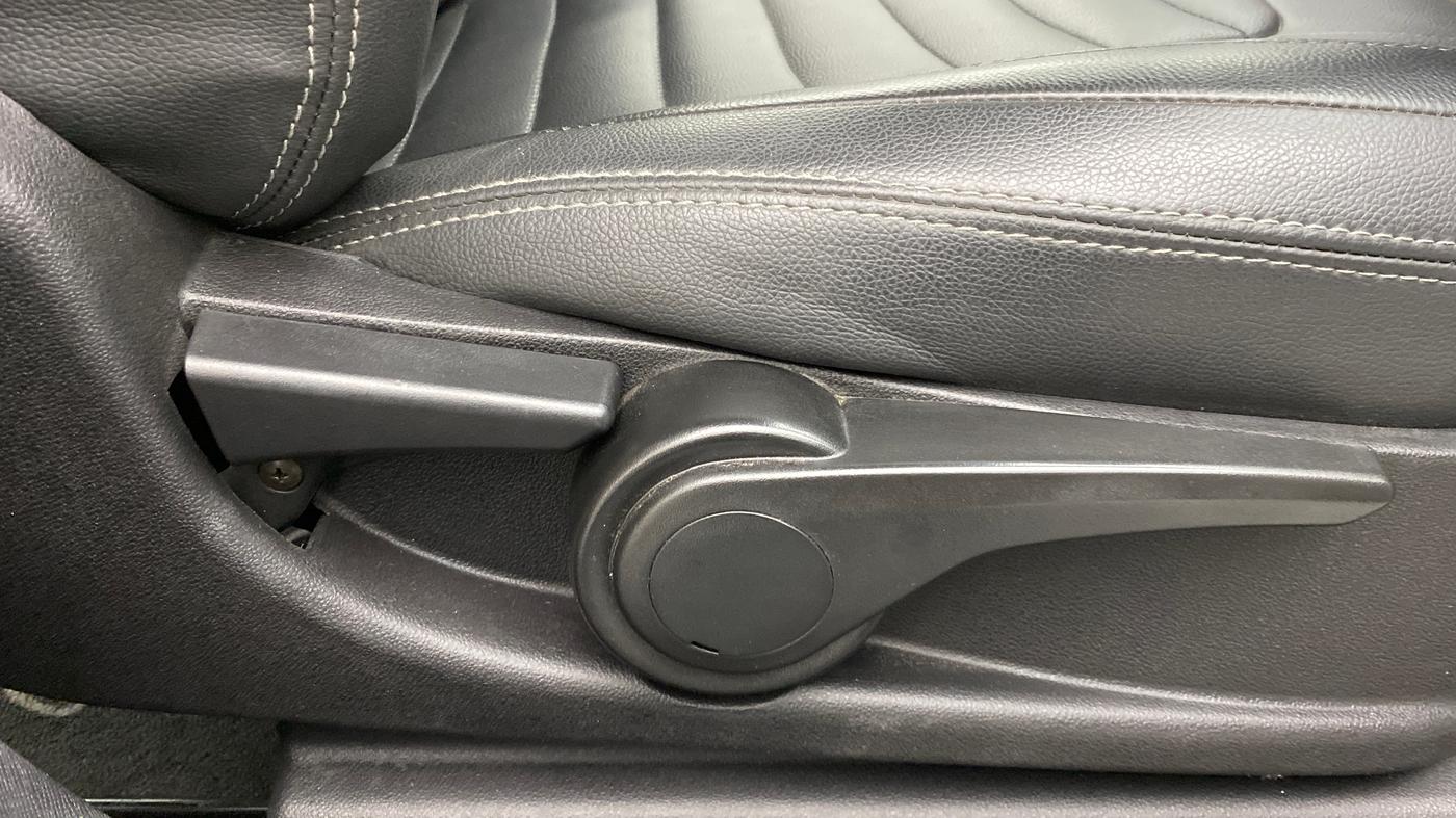 2019 Tata NEXON XZA+ 1.5, Diesel, Automatic, 69,702 km, Driver Side Adjustment Panel