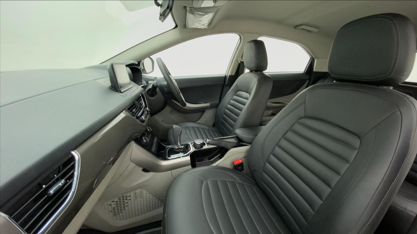 2019 Tata NEXON XZA+ 1.5, Diesel, Automatic, 69,702 km, Right Side Front Door Cabin
