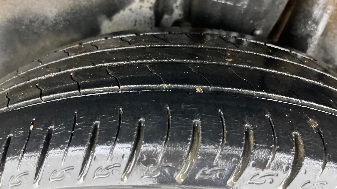 2021 Maruti Vitara Brezza LXI, Petrol, Manual, 62,197 km, Left Rear Tyre Tread