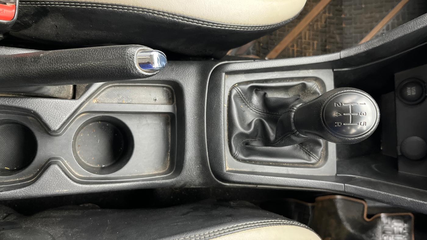 2021 Maruti Vitara Brezza LXI, Petrol, Manual, 62,197 km, Gear Lever