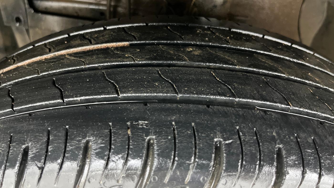 2021 Maruti Vitara Brezza LXI, Petrol, Manual, 62,197 km, Left Front Tyre Tread