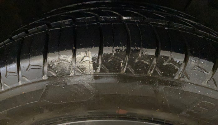 2018 Hyundai Elite i20 ASTA 1.2, Petrol, Manual, 50,239 km, Right Front Tyre Tread